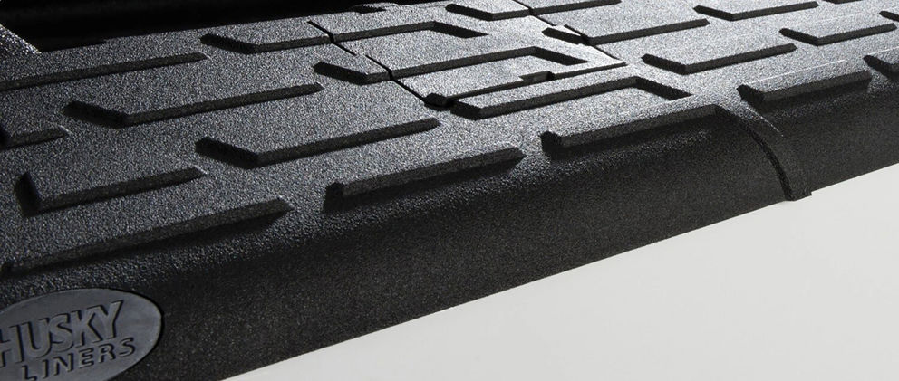 HL 97111 Silverado Bed Cap Detail